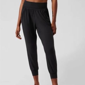 Athleta Studio Jogger NWT